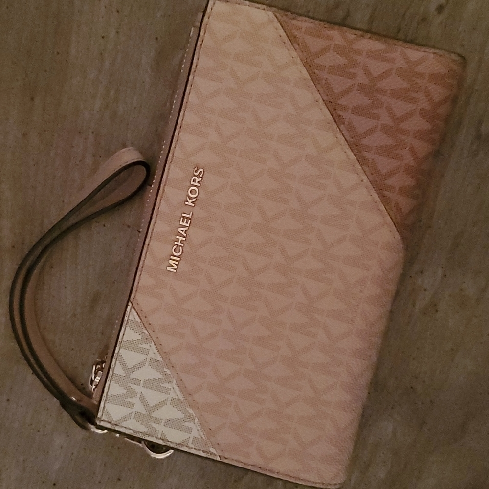 Michael Kors wristlet